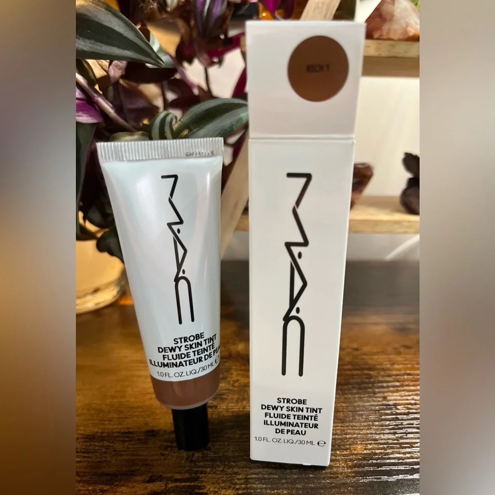 🆕 MAC- Strobe Dewy Skin Tint - Illuminating Moisturizer - Rich 1 - Picture 5 of 6